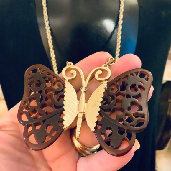 ANTHROPOLOGIE NECKLACE NWT UNIQUE BUTTERFLY- LONG Tortoise Shell Boho Retro Vibe - Picture 4 of 12